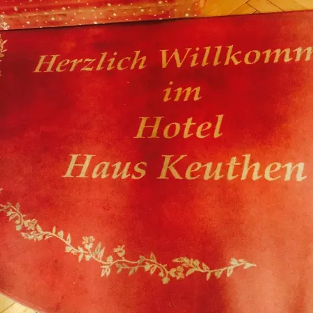 Haus Keuthen 酒店 3*