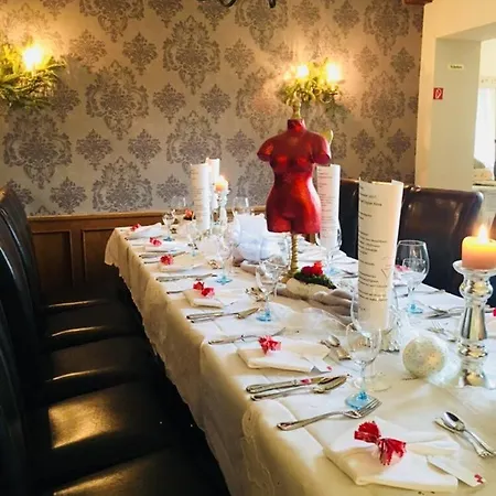 Haus Keuthen 酒店 3*