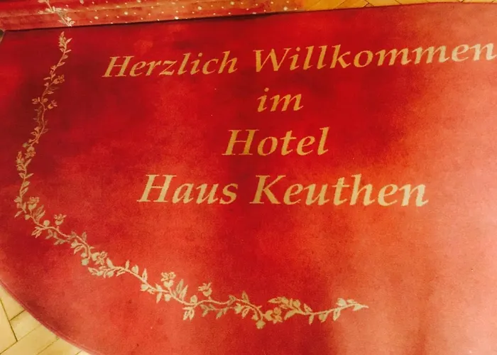 Haus Keuthen Отель 3*